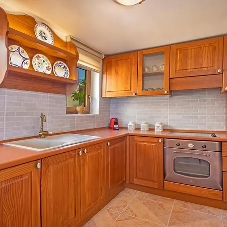 Bonseye 2floor, Sea, Nature & Relax Apartman *